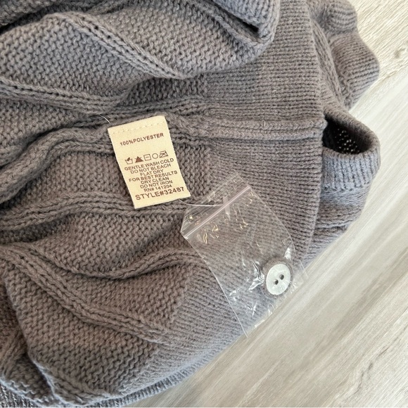 NWT Hem & Thread ribbed Button-Front Tank Top - Picture 4 of 4